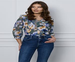 Bluza Clara kaki cu flori bleumarin si volan pe bust