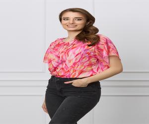 Bluza Sorina fucsia cu imprimeuri corai