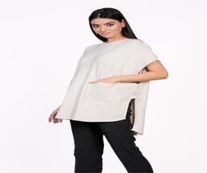 Bluza Mona tip poncho ivory din tricot cu buzunare