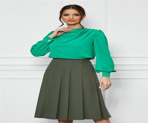 Bluza MBG verde cu nasturi perlati pe umar