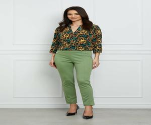 Pantaloni Dy Fashion verde fistic cu nasturi decorativi