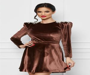 Rochie Dy Fashion maro din catifea cu franjuri la umeri